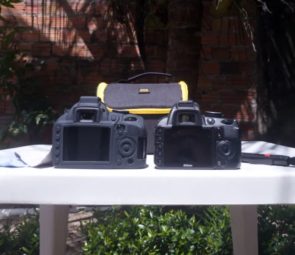 Kit 2x Nikon D3100 + Bolsa + Acessórios | Uma das câmeras funcionando!