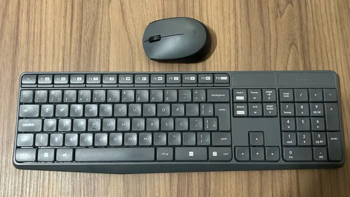 Kit teclado e mouse sem fio - Logitech