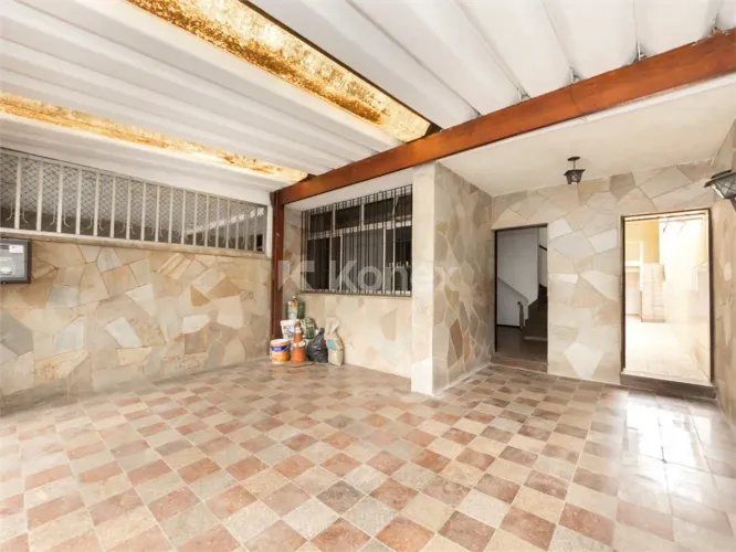 Casa à venda com 4 quartos em Jardim das Laranjeiras, São Paulo/SP