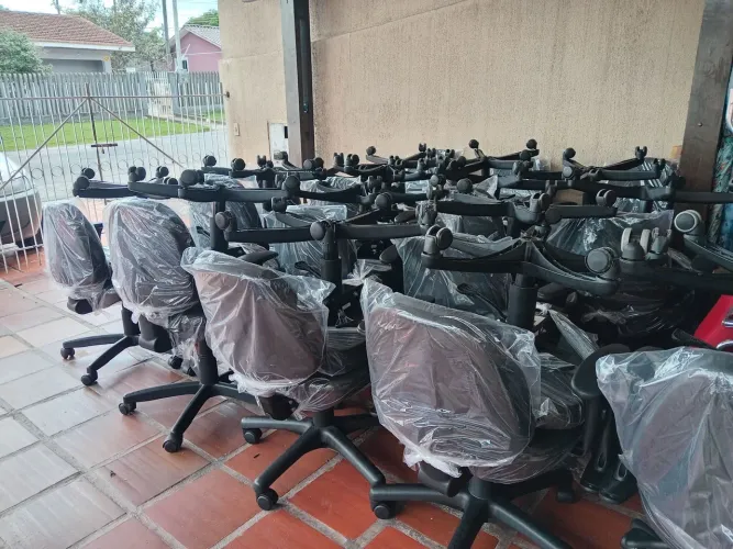 Lote de 15 cadeiras ergonômica flexform NR17 