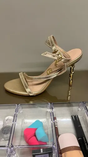 Sandália Carmen Steffens