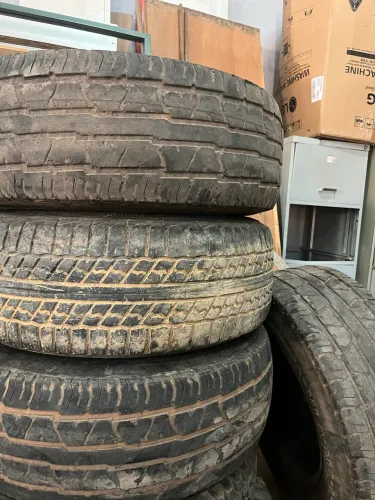 Rodas e pneus aro 15 para F 1000