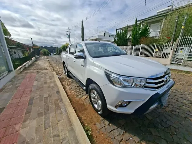 Toyota Hilux CD SRV 4X4 2.8 TDI Diesel Aut. 2017