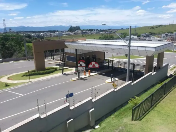 Venda de Terreno no Condomínio Malibu em Caçapava