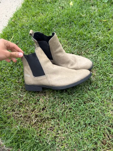 Bota de couro legítimo 38