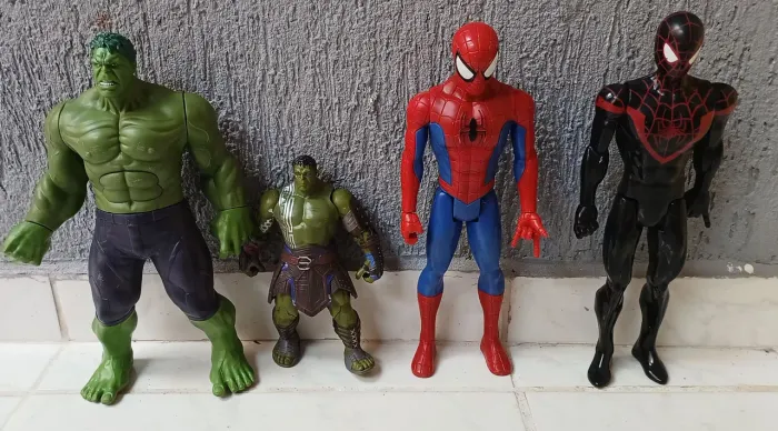 Bonecos do homem aranha, huck.