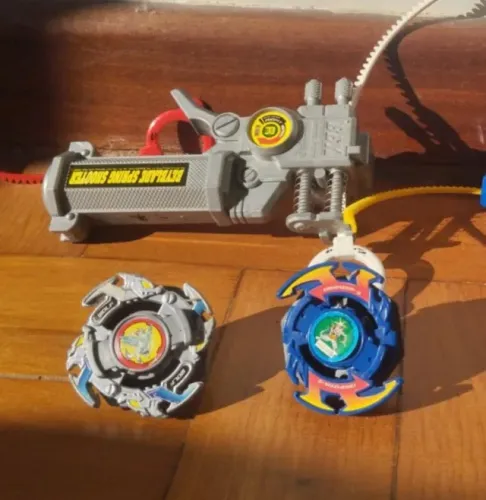 LOTE DE BEYBLADE BAKUTEN SHOOTE AUTÊNTICO TAKARA TOMY