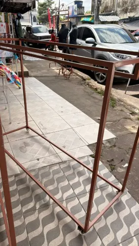 Arara de chão
