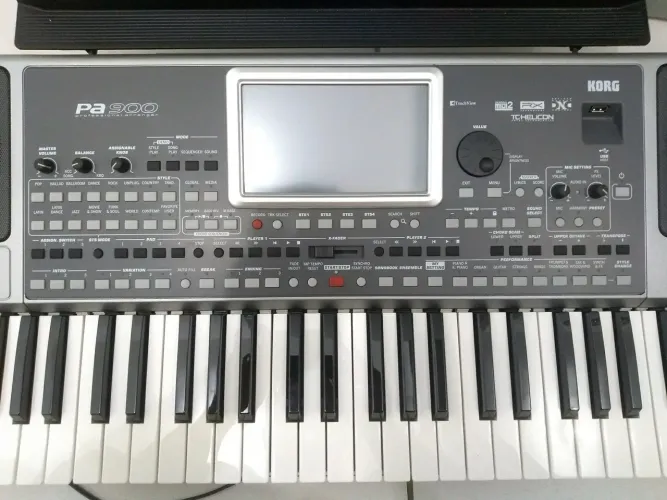 Korg Pa900