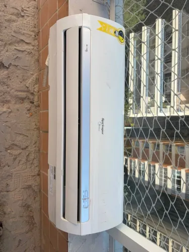 Ar-condicionado + condensadora 12.000 BTUs