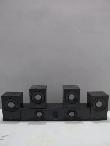 Conjunto de caixas de som do HomeTheater Samsung Modelo HT-C460