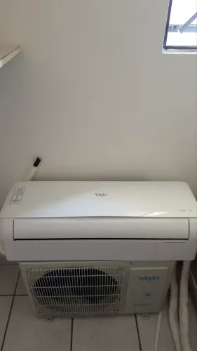 AR-CONDICIONADO ELGIN INVERTER ? PRATICAMENTE NOVO + KIT DE INSTALAÇÃO