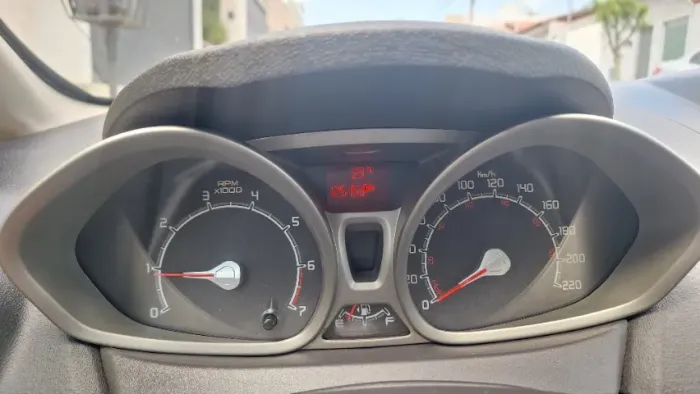 Ford Fiesta Sedan SE 1.6 16V Flex 4P 2011