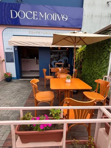 Vendo Estrutura Completa de Confeitaria/Cafeteria - Loja Pronta para Operar