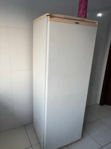 Geladeira, guarda roupa e armário