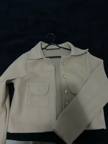 Casaco feminino curto tipo lã batida - novo