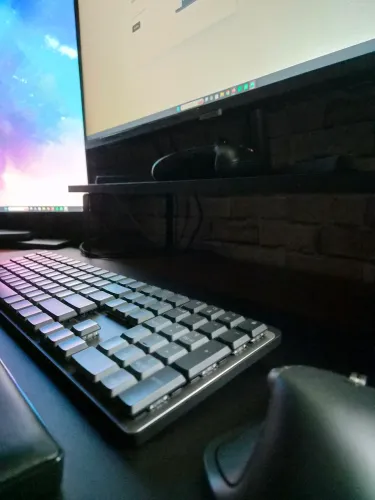 Teclado MX Mechanical e Mouse MX Master 4 