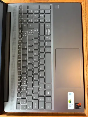Lenovo IdeaPad Slim 3 Snapdragon X 16 G RAM SSD 1T