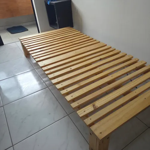 Sofá cama oriental de pinus