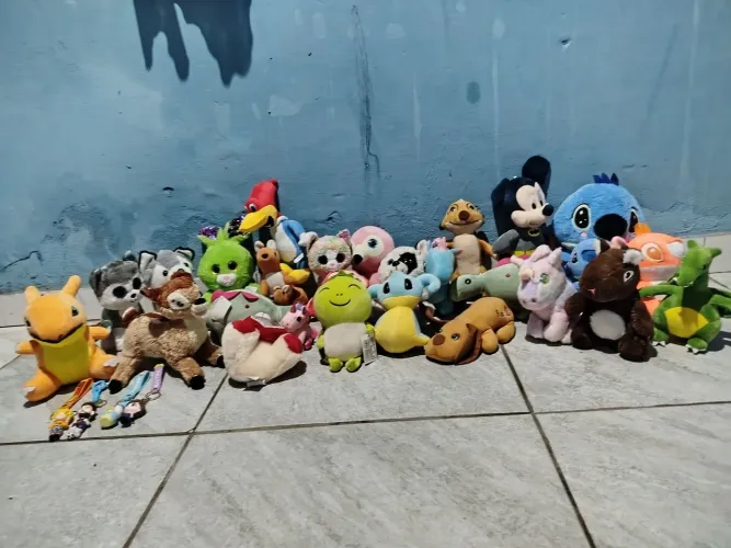 Ursos novos ( pokémon, animais e Stitch) todos por 220 R$ / pequenos 7 R$ Grandes 12 R$