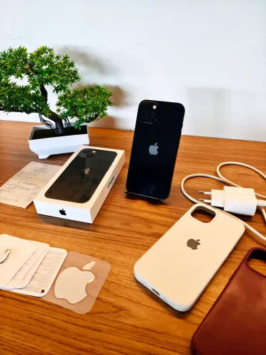 iPhone 13 128gb + todos acessórios e nota fiscal único dono todo original