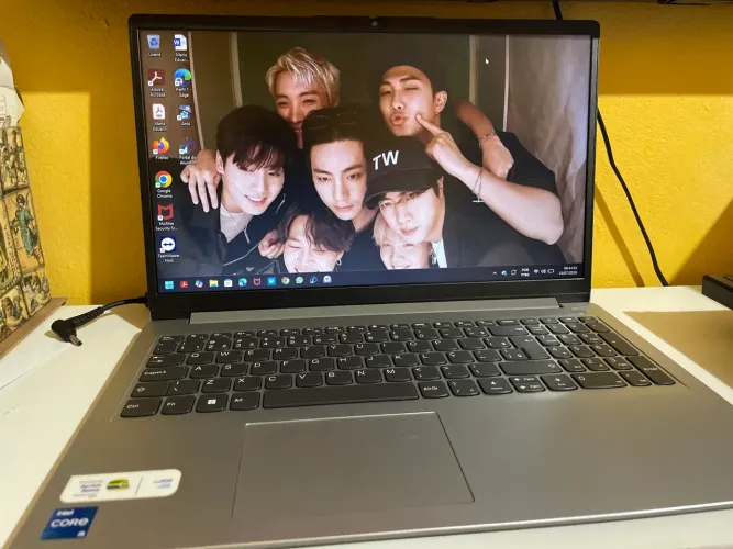 Notebook LeNovo Intel Core i5 8G de RAM