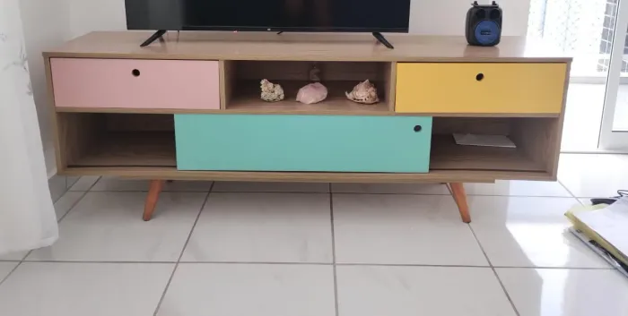 Vendo CAMA, COLCHOES, BASE BOX COMUM E RACK RETRÔ