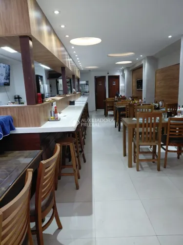 Loja com restaurante em funcionamento no centro de Florianópolis