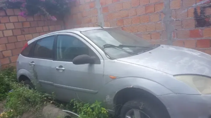 Ford Focus 1.8 16V 5P 2003
