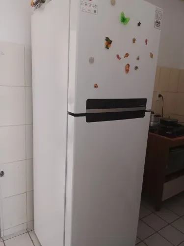 Geladeira Midea