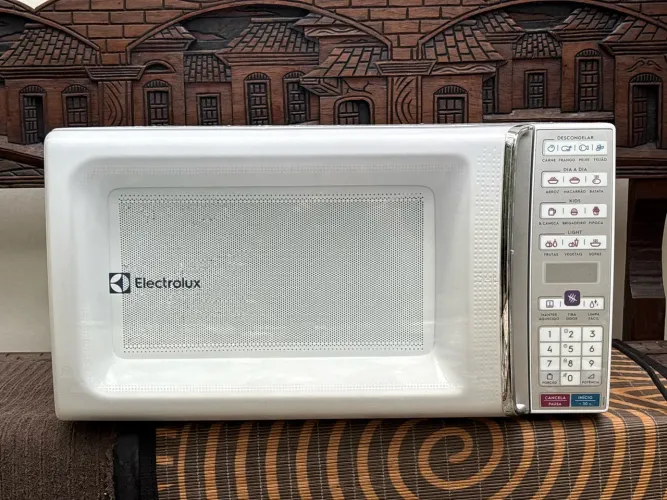 Micro-ondas Electrolux MEO44 34 Litros Branco - Perfeito Estado