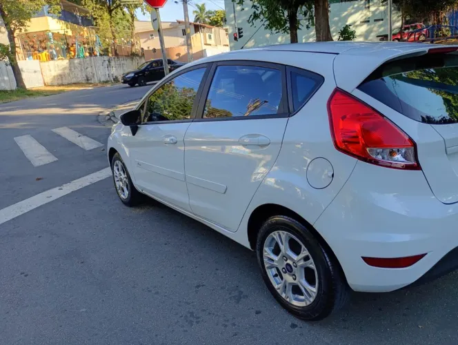 Ford Fiesta Titanium 1.6 Powershift Aut. 2014