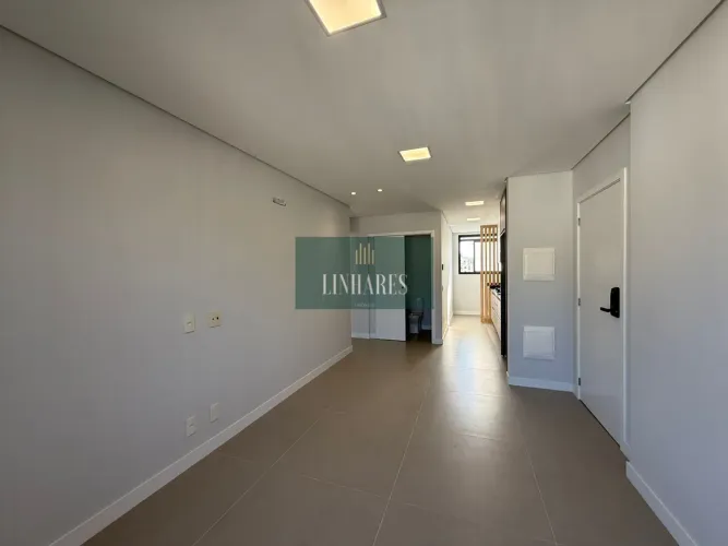 APARTAMENTO DUAS SUÍTES - 2 VAGAS COBERTAS - CENTRO - FLORIANÓPOLIS