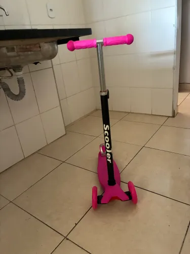 Patinete Infantil Scooter 3 Rodas Rosa Dobrável com Guidão Regulável
