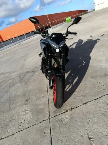 Moto MT03