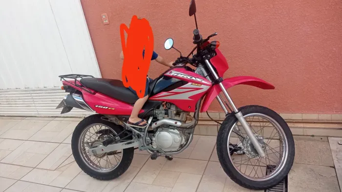Moto Bross 150, segundo dono 40 mil km original 