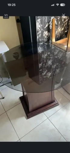 Vendo mesa de jantar sem cadeira 300reais