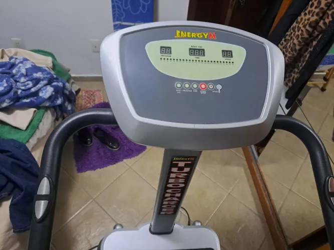PLATAFORMA VIBRATÓRIA EM OTIMO ESTADO