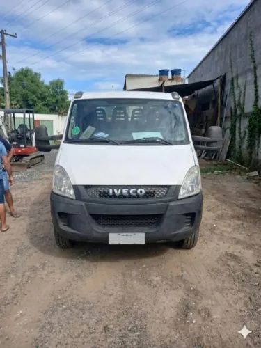 IVECO DAILY 70C17 - CABINE DUPLA (2014)