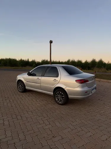 Fiat Siena Essence 1.6 Flex 16V 4P 2012