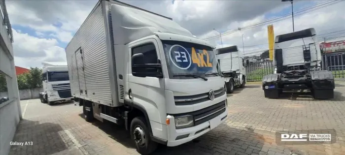 VW 11.180 DRC 4X2 2022/2023 | EFICIÊNCIA E VERSATILIDADE PARA O SEU NEGÓCIO