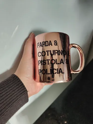 Caneca Farda e Coturno