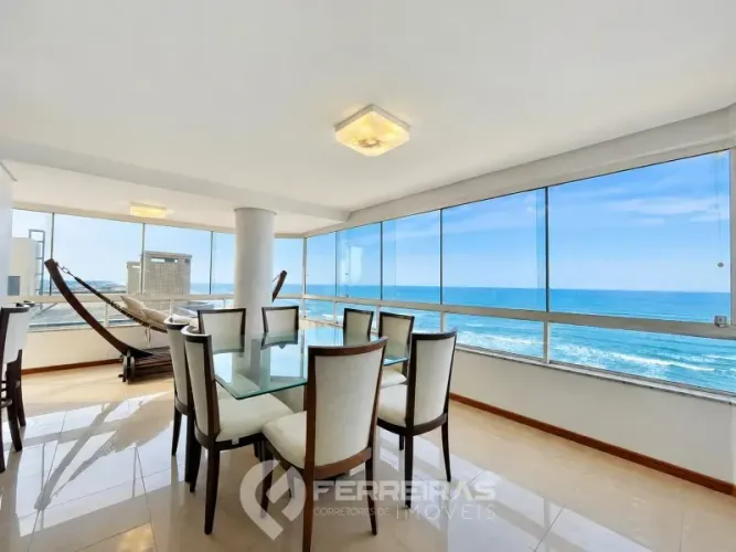 Apartamento 3 Dormitórios com Vista Panorâmica para o Mar: Sofisticação e Conforto Premium