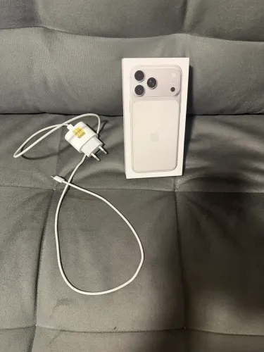 Vendo ou troco iphone 17 pro Max Novo