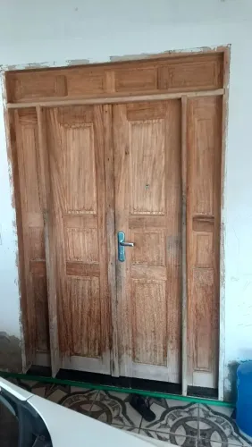 Vendo Porta e Janela de Madeira!