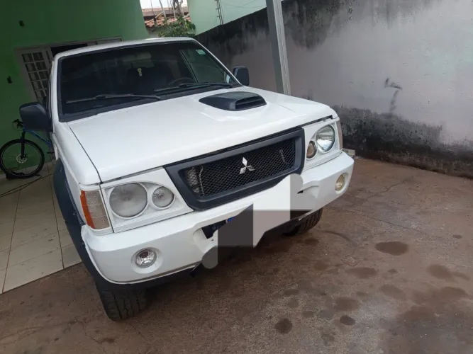 Mitsubishi L200 GLS 2.5 4X4 CD Diesel 2006
