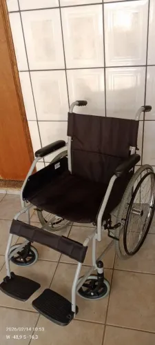 Vendo cadeira de rodas