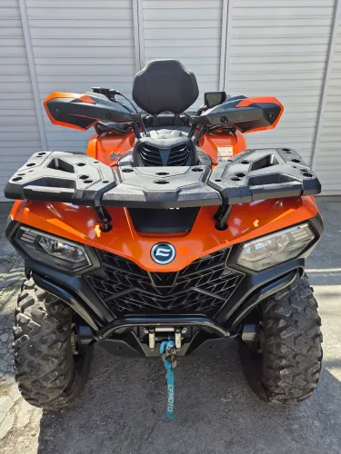Quadriciclo Cforce 520L