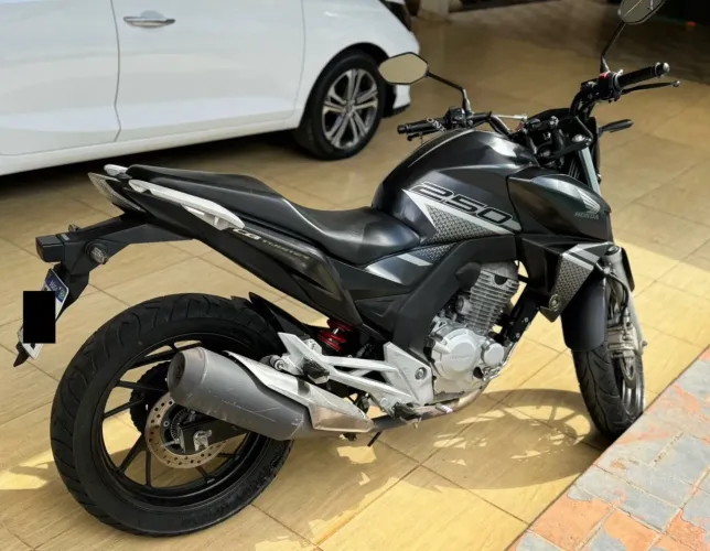 Honda CB Twister 250 ABS 2021/2022 cinza fosco