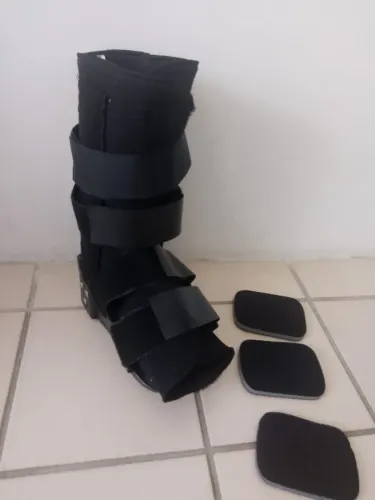 Bota Imobilizadora TakeCare P 33-37 | Pouquíssimo uso